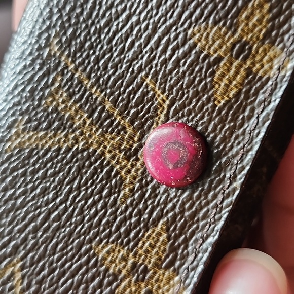 Louis Vuitton 4 key holder - Picture 11 of 13